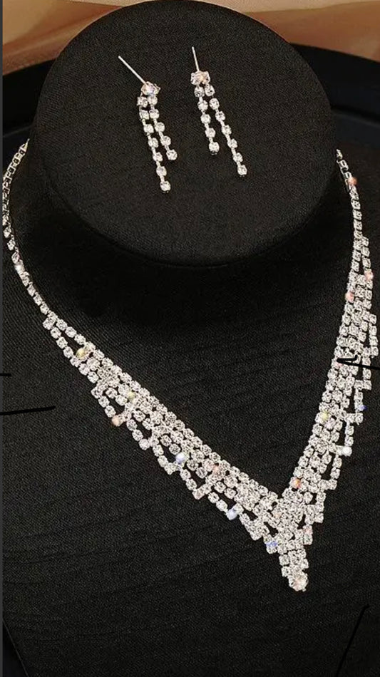 Simple and Fashionable Jewelry Necklace Earring Set